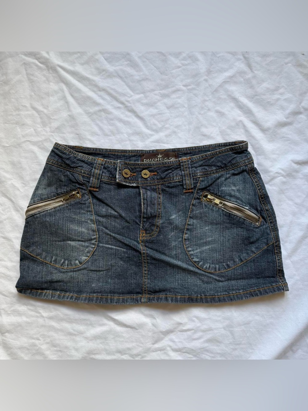 Duchesse blue denim mini skirt with zipper pockets